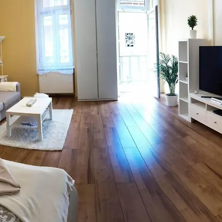 Corvin City Center Kisfaludy Apartman Будапешт