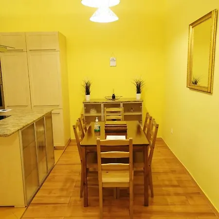 Corvin City Center Kisfaludy Apartman Апартаменты *